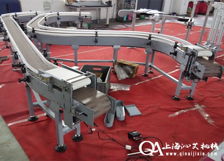 S型轉(zhuǎn)彎鏈板輸送機(jī) S型轉(zhuǎn)彎鏈板輸送機(jī)