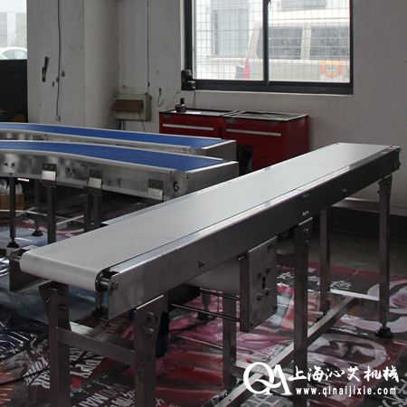 不銹鋼皮帶輸送機(jī) 不銹鋼皮帶輸送機(jī)