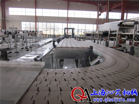 多排鏈板轉(zhuǎn)彎輸送機(jī) 多排鏈板轉(zhuǎn)彎輸送機(jī)